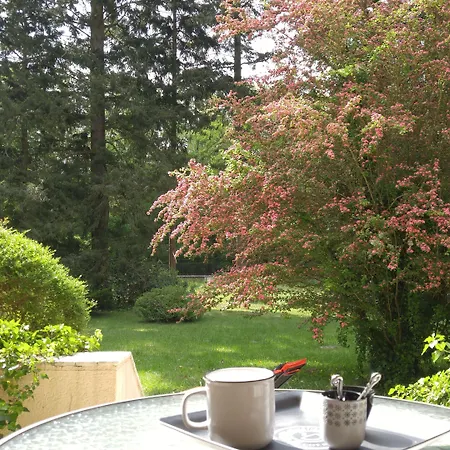 Bed & Breakfast Domaine De Bramefaon 3*