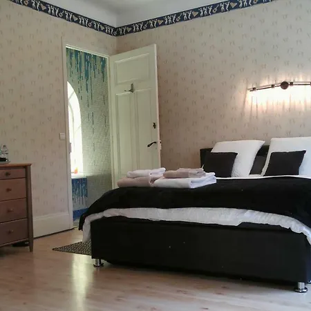Bed & Breakfast Domaine De Bramefaon 3*